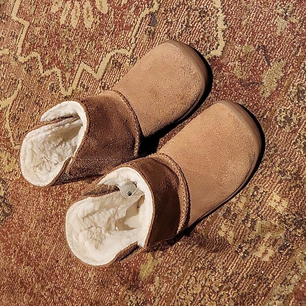 UGG Chestnut Suede Boots Girls 7T